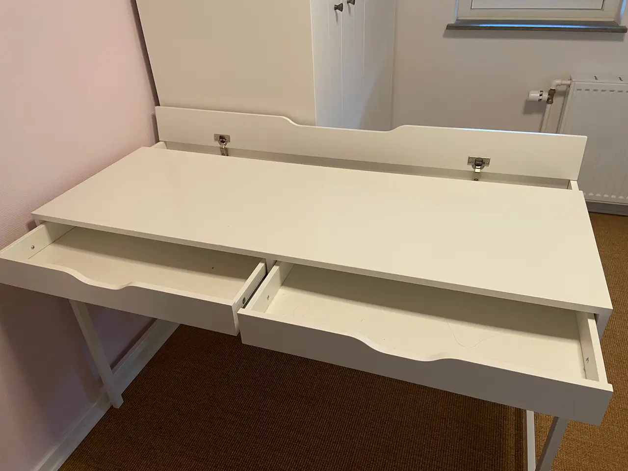 Billede 2 - IKEA skrivebord, model ALEX.