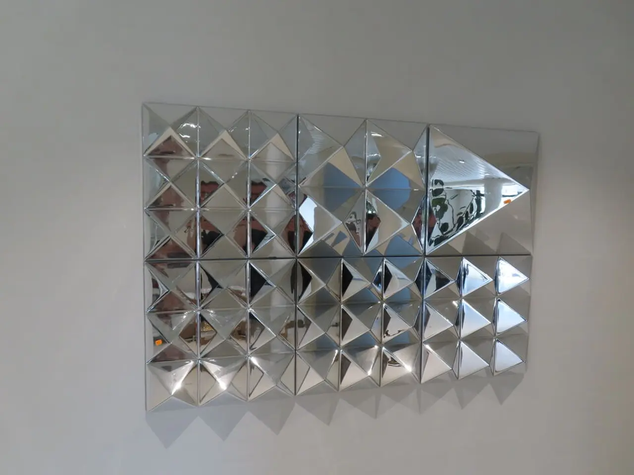 Billede 1 - Skulptur til væg. VERPAN MIRROR SCUPLTURE