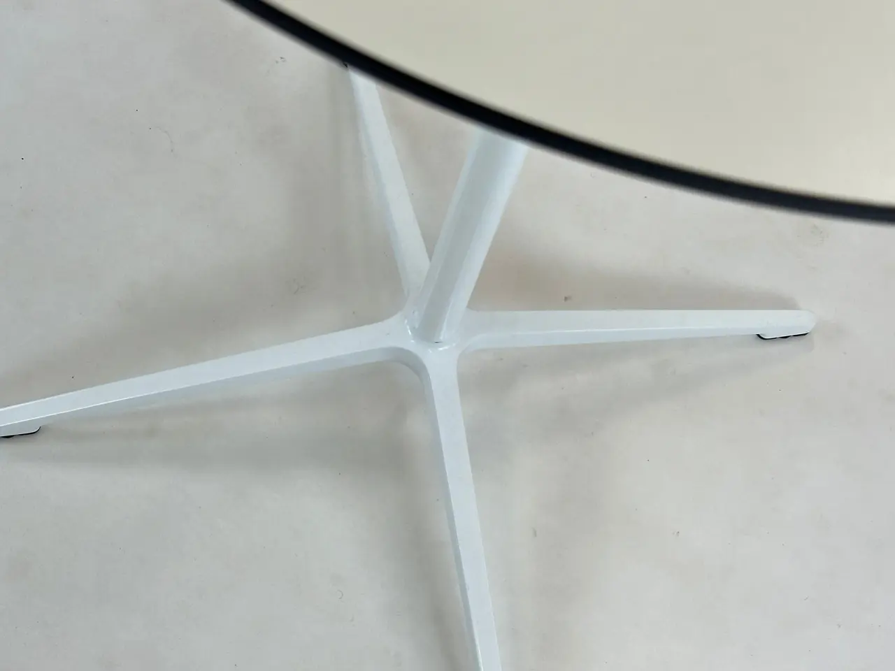 Billede 3 - Højbord – Hvid Ø80 cm