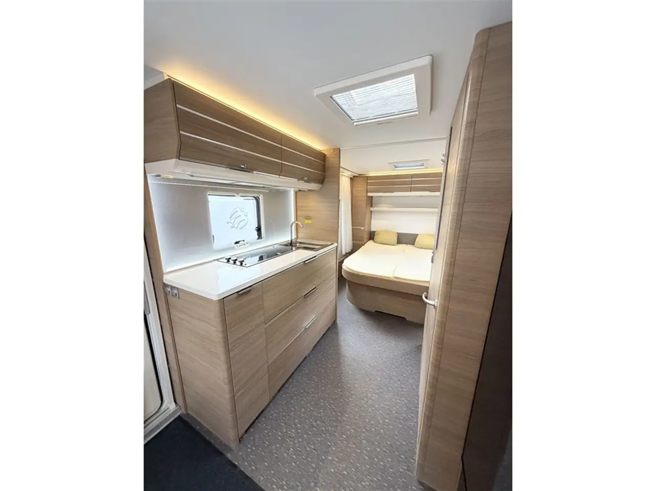 Billede 9 - 2020 - Adria Adora 593 UP Queensbed-Gulvtemperering-Ambientebelysning-Panorama