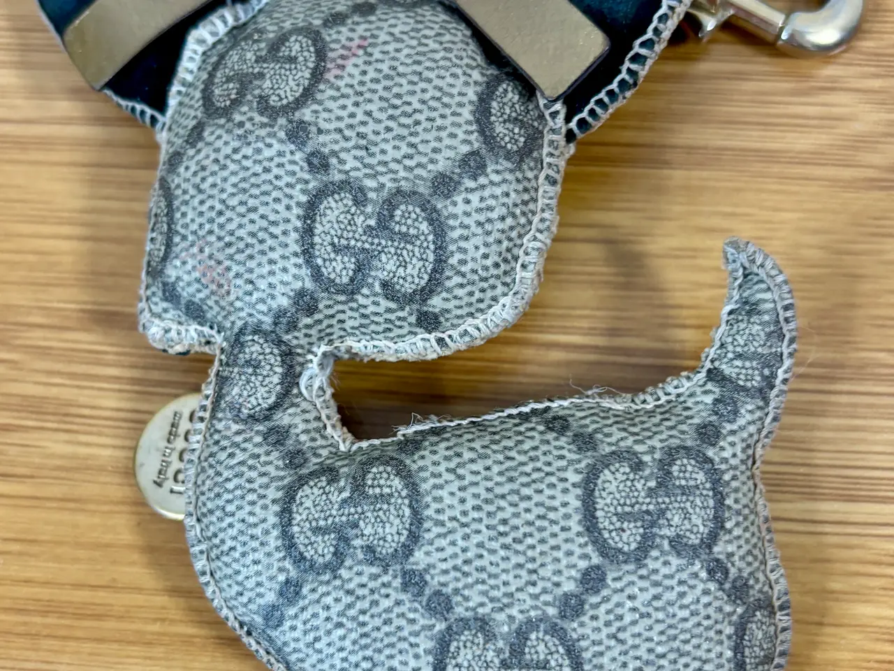 Billede 2 - Gucci, GG Supreme ChiHuaHua nøglering/taskecharm