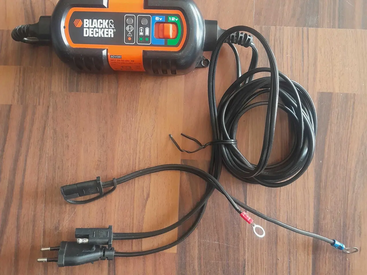 Billede 2 - Lader til mc 12 volt.