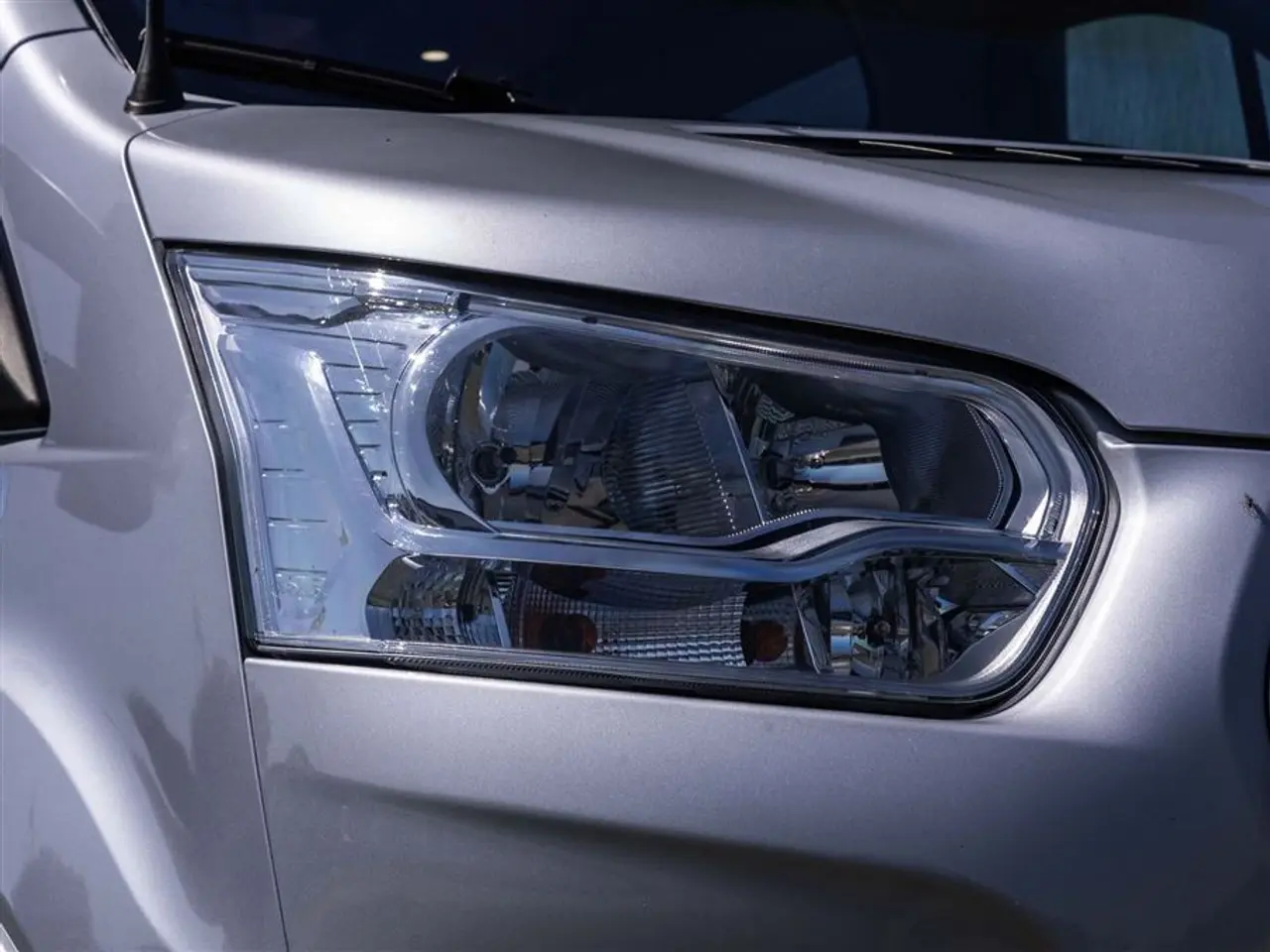Billede 42 - 2022 - Benimar Tessoro 488 NK Rummelig camper med face-to-face siddegruppe