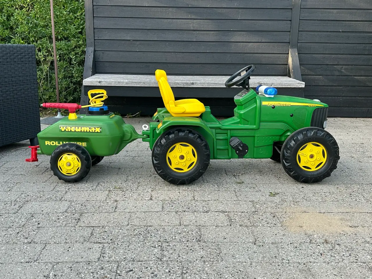 Billede 1 - John Deere havetraktor med anhænger og vandpumpe