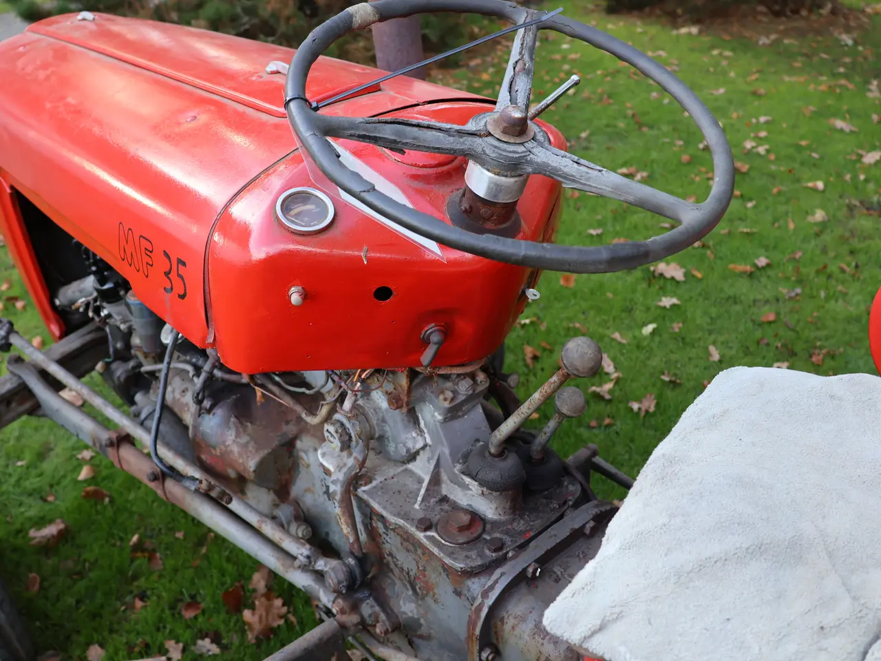 Billede 10 - Massey Ferguson 35. Benzin.