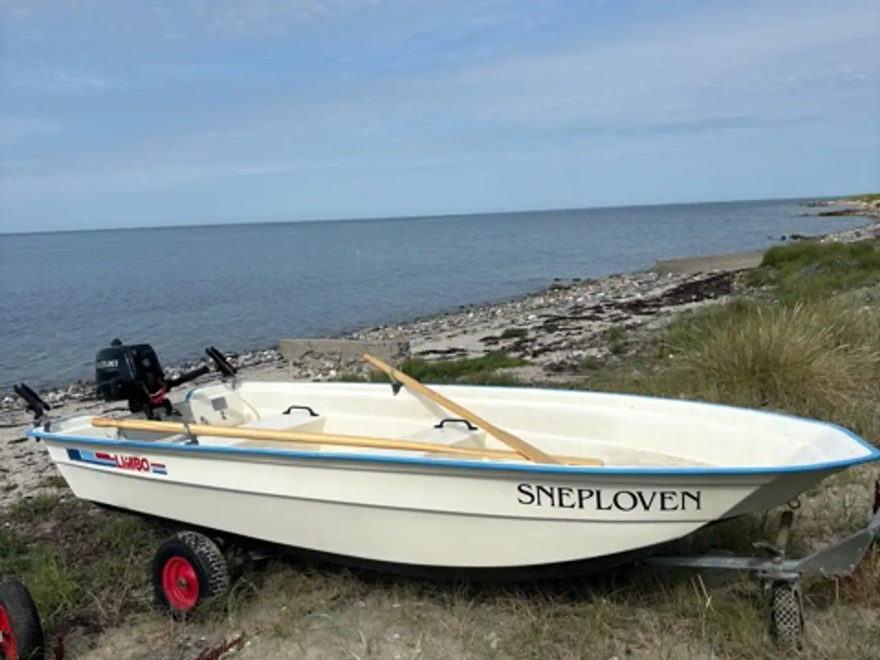 Billede 1 - LIMBO 12 jolle med næsten ny Suzuki 6 hk