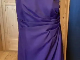 Flot mørk lilla Galla/Selskabskjole str. 54