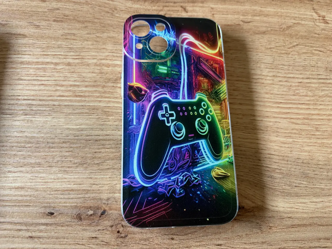 Billede 3 - 3 flotte iPhone 14 covers – løve, gamer & ulv