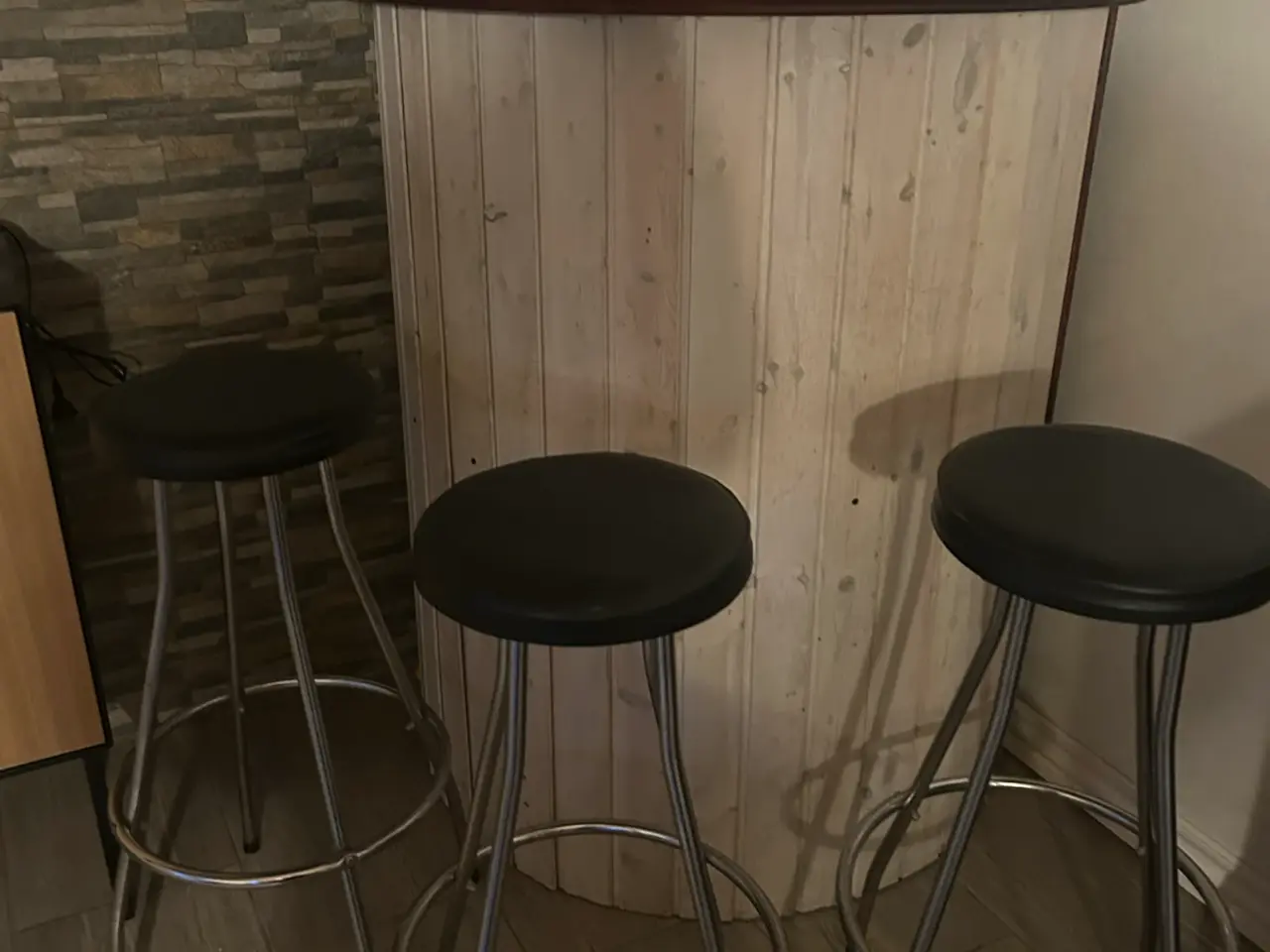 Billede 1 - Bar med 3 barstole