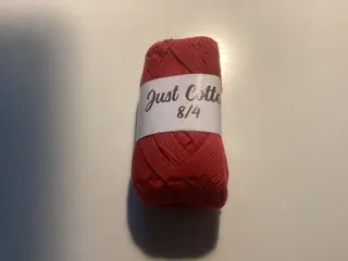 Søger rødt bomuldsgarn 8/4