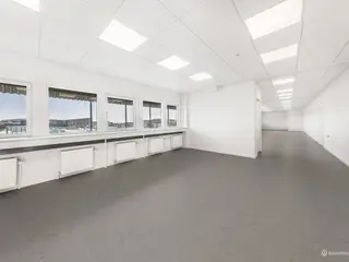 Lyst kontorlejemål på 139 m²