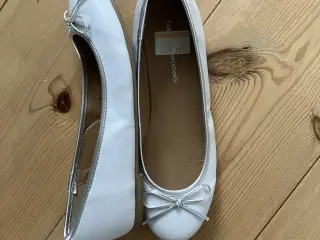 Lilly konfirmationskjole