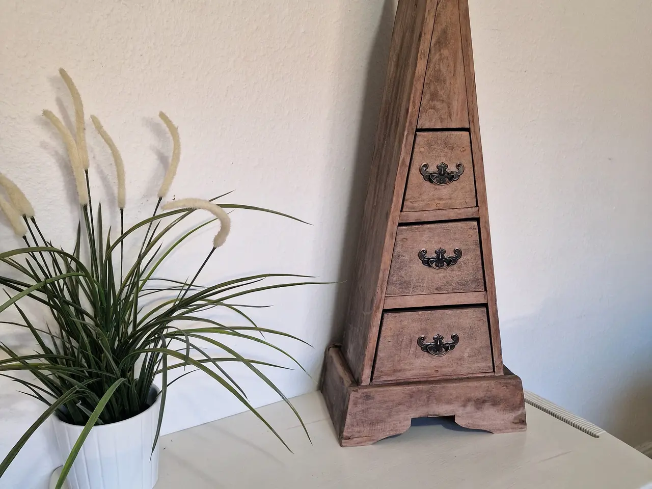 Billede 4 - Sød vintage pyramideformet kommode.