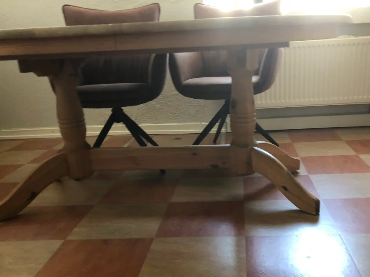 Billede 2 - Spisebord i fyrretræ