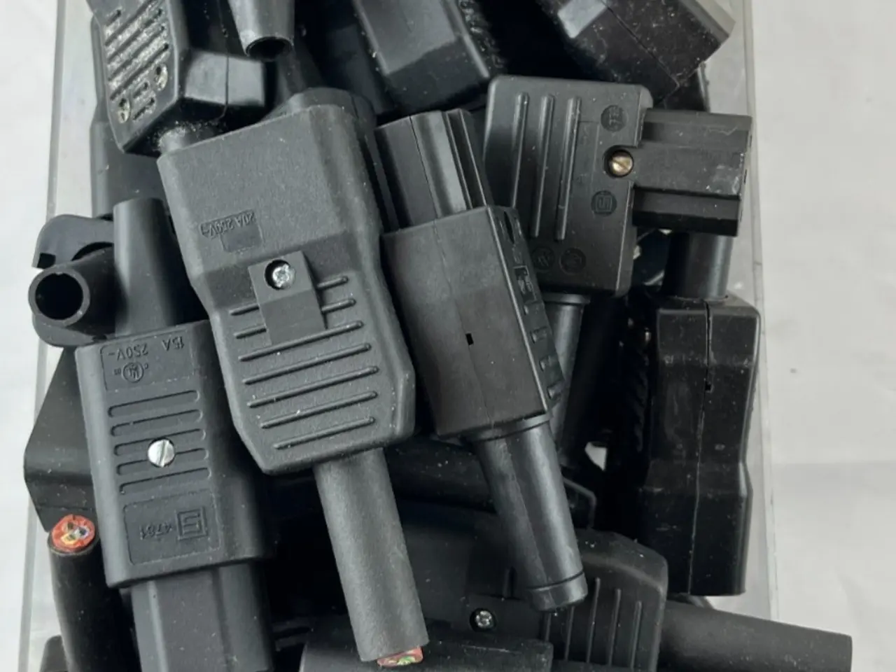 Billede 1 - Bulk parti IEC 60320 C13 C14 Power Connectors PDU