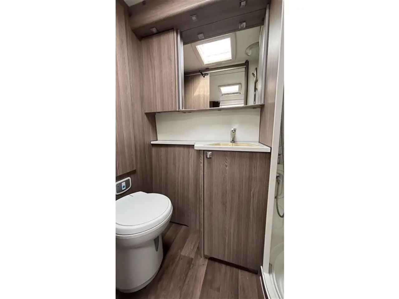 Billede 6 - 2016 - Kabe Royal 600 E TDL KS Pæn og velholdt campingvogn