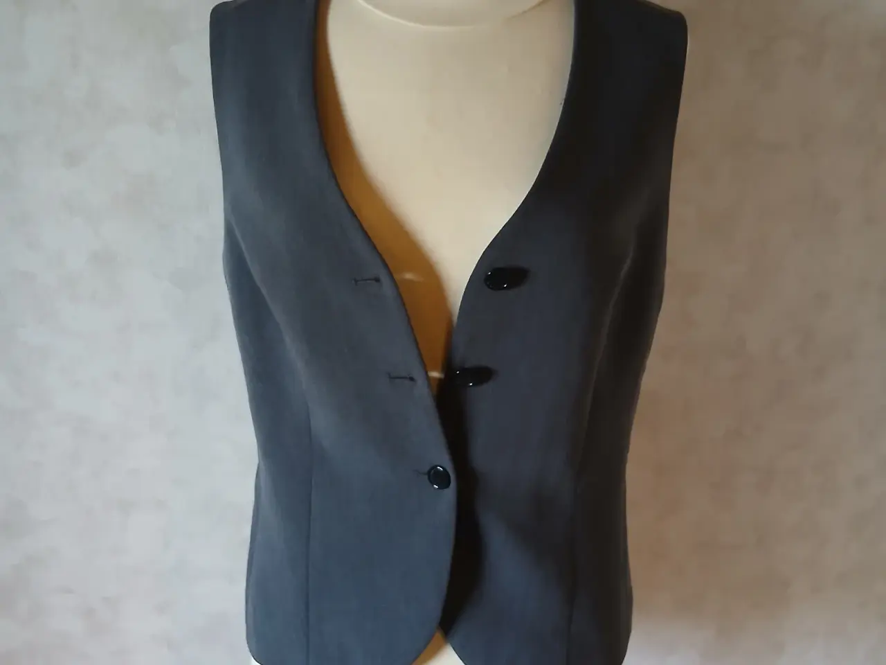 Billede 4 - Vest med knapper