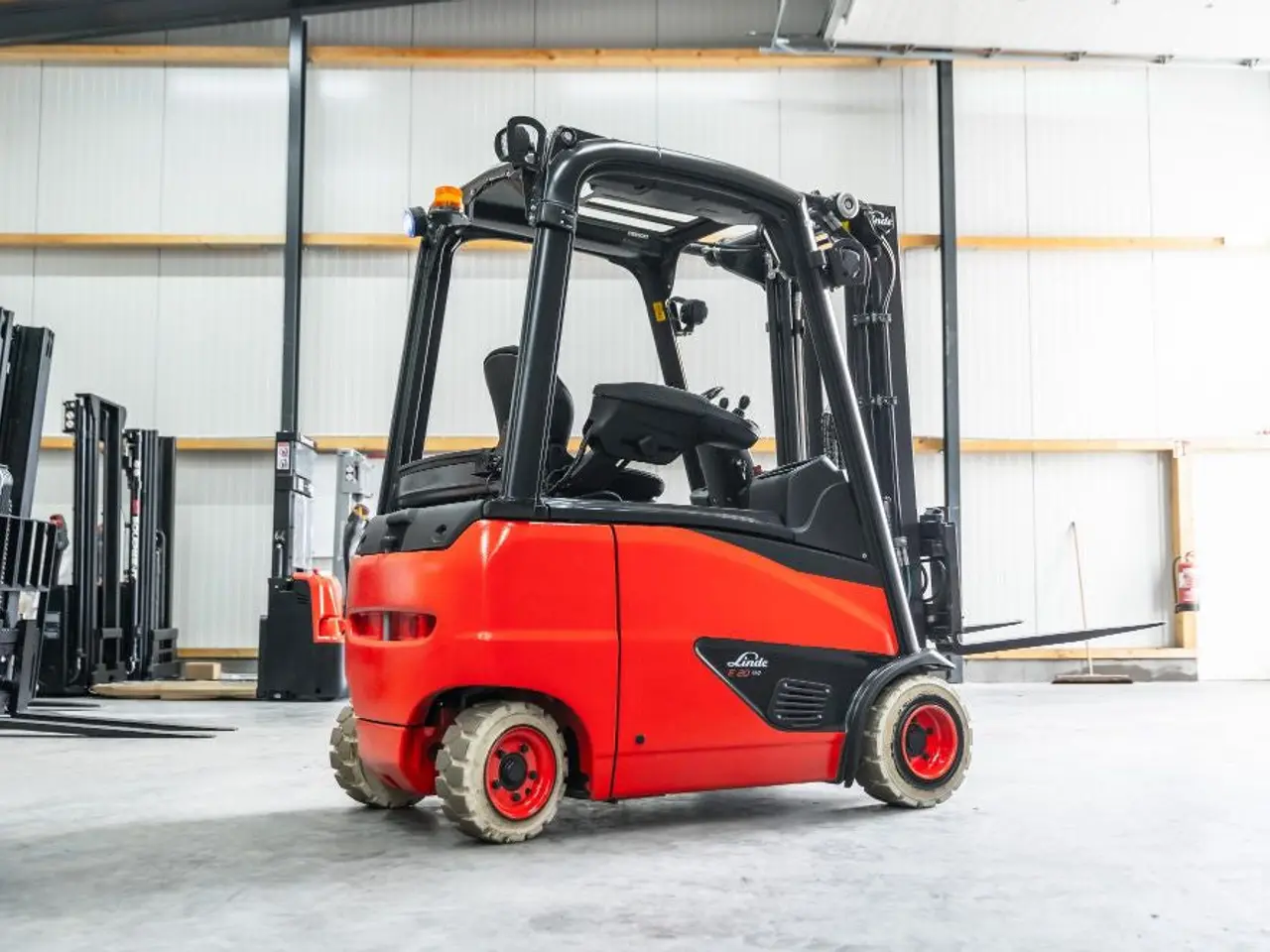 Billede 3 - Linde E 20 PL-02 el-gaffeltruck - 2000 kg, 3140 mm, årg. 2016, 4963 timer - brugt