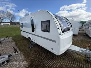 2022 - Adria Adora 522 UP Flot rummelig vogn med dobbeltseng, Truma mover og Isabella Sun Shine Plus incl front. Kan opvejes til 1700 KG