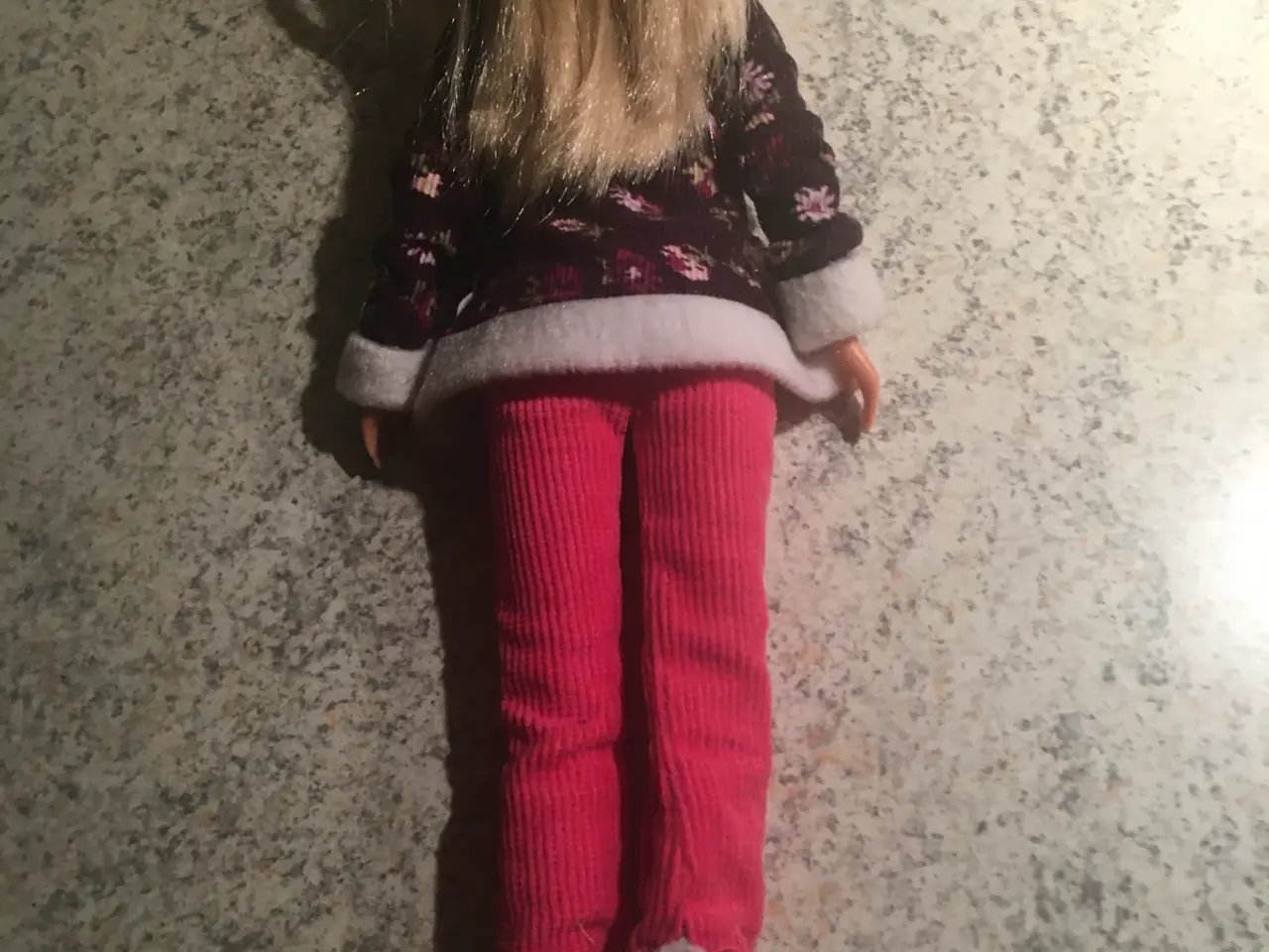 Billede 4 - Helt ny Barbie dukke med tøj
