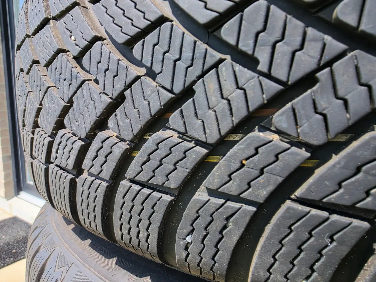 Billede 4 - Barum 205/60 R16 vinterdæk med alufælge