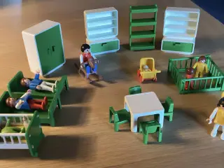 Playmobil - Dukkehusmøbler og dukker. I alt