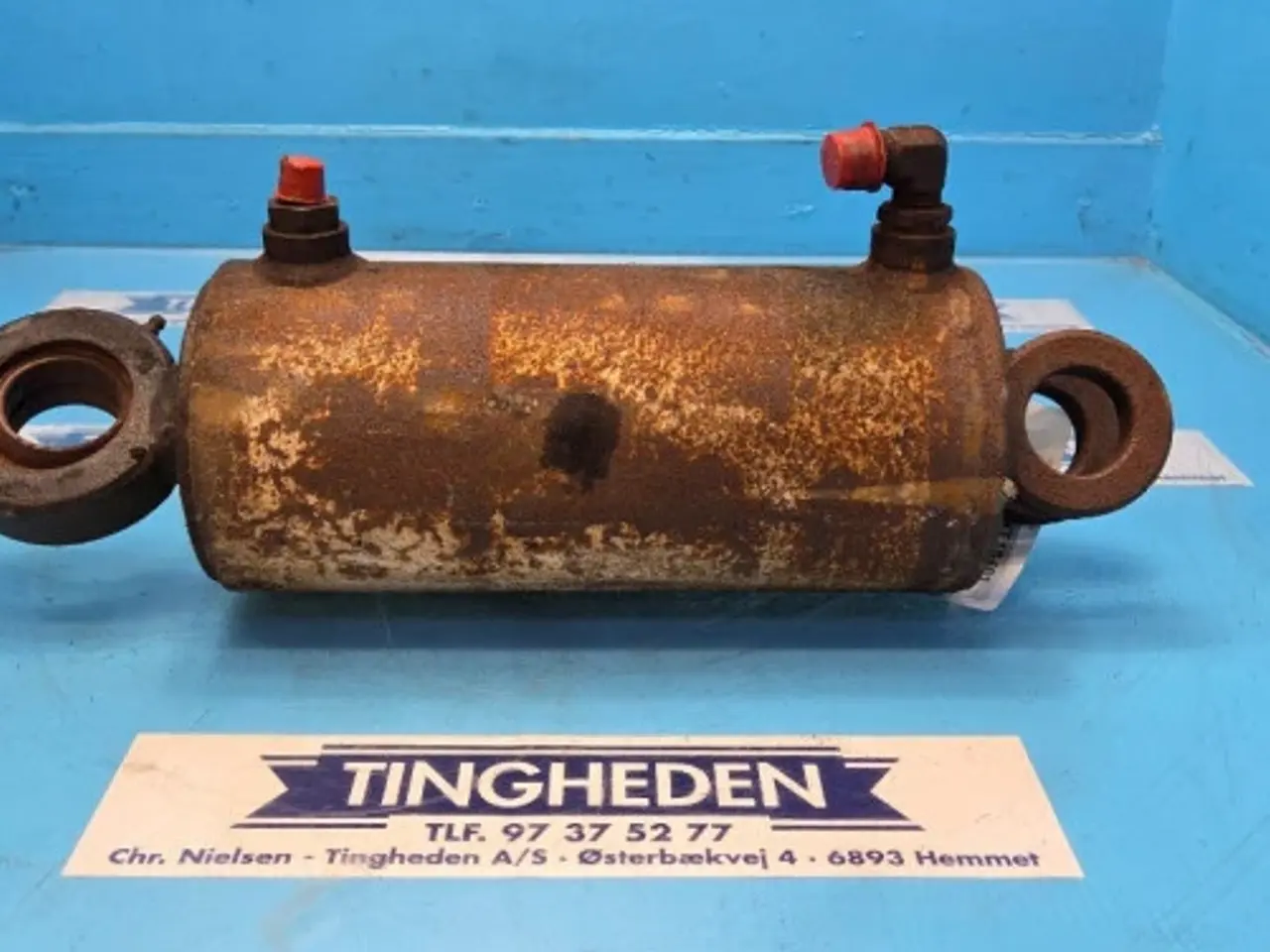 Billede 1 - Valtra T213 Liftcylinder R. V37787500
