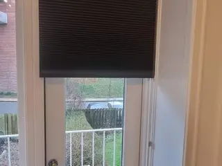 Mørklægningsgardin - som ny.