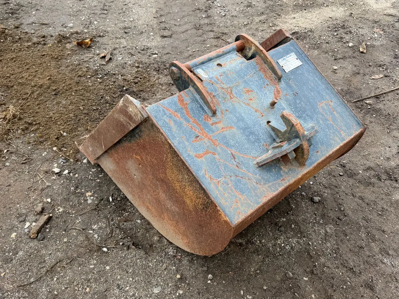 Billede 4 - - - - 80 cm bagskovl, har siddet på case 695