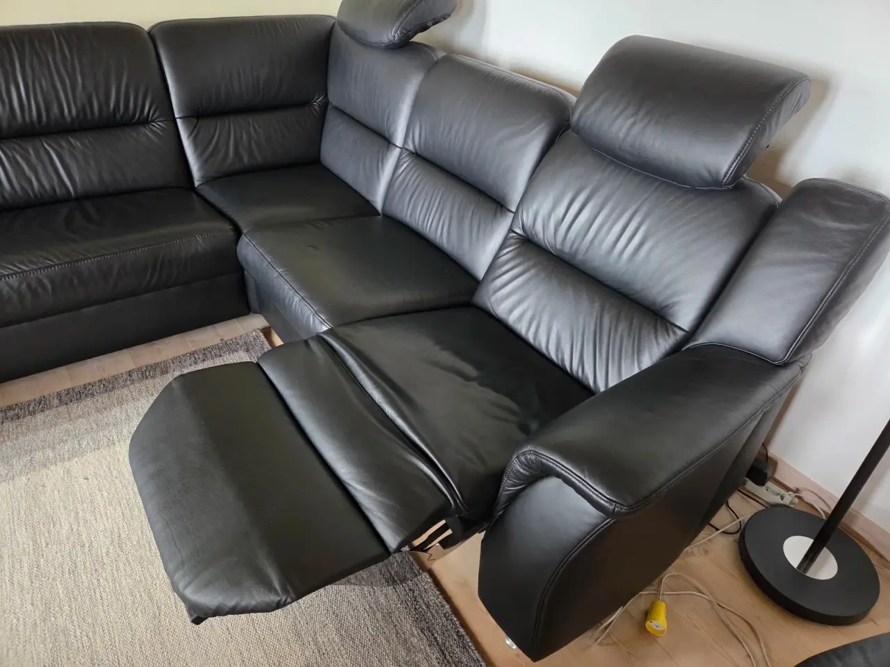 Billede 9 - Himolla hjørnesofa, sort læder