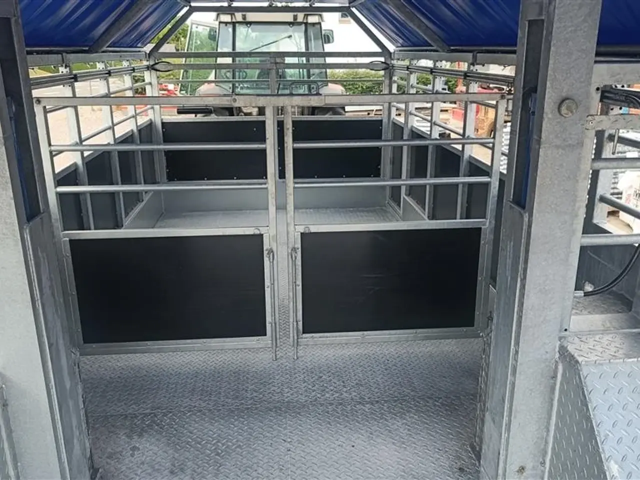 Billede 5 - Jyfa 7 meter, Bred hydraulisk undervogn