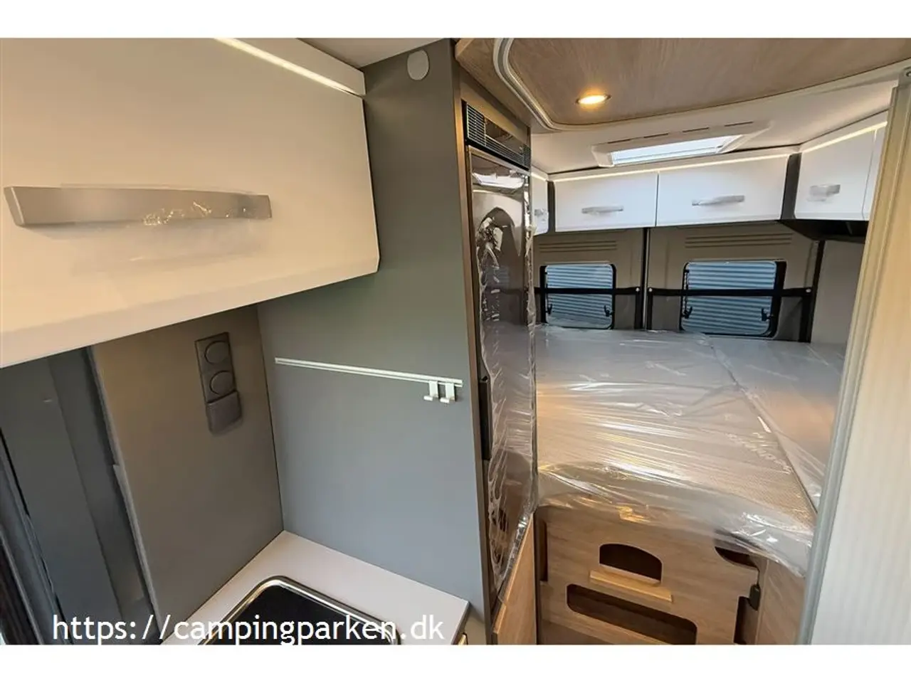 Billede 10 - 2024 - Dethleffs Globetrail 600 DR Advantage Smart Dethleffs camper van under 6 meter med dobbeltseng og automatgear