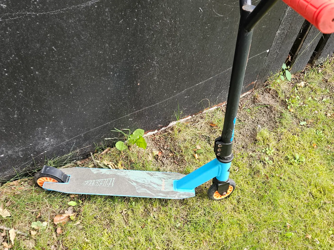 Billede 2 - Tricks løbehjul med røde grip hændtag