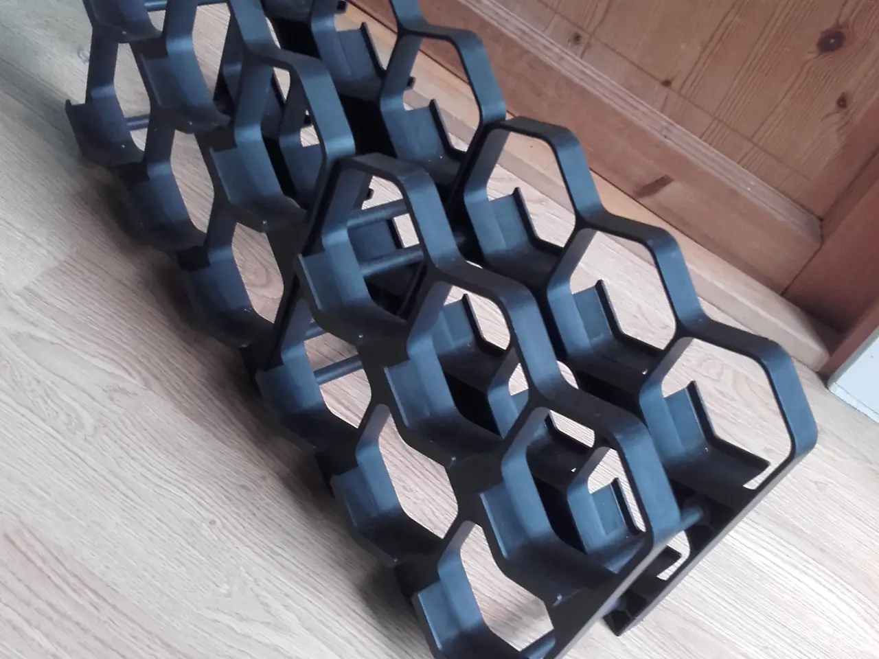 Billede 4 - Modulære vinreoler i sort plast (bikube-model)