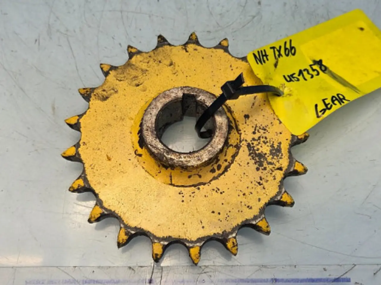 Billede 3 - New Holland TX66 Kædehjul 451358