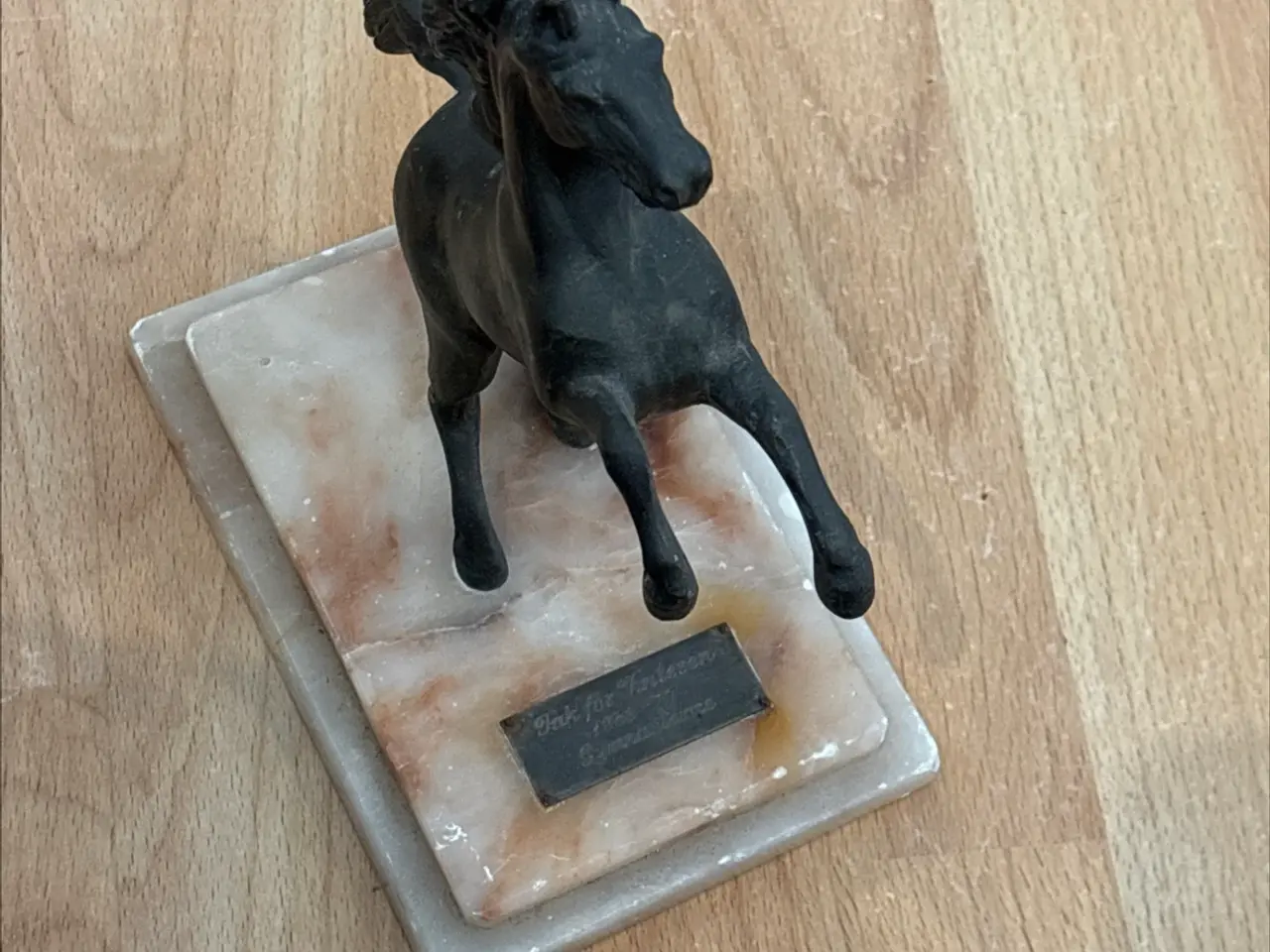Billede 4 - Bronzehest på marmorplade H 20cm