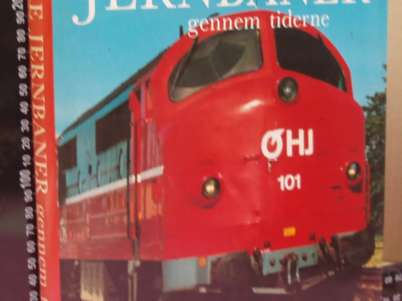Billede 1 - TOG; Danske Jernbaner gennem tiderne