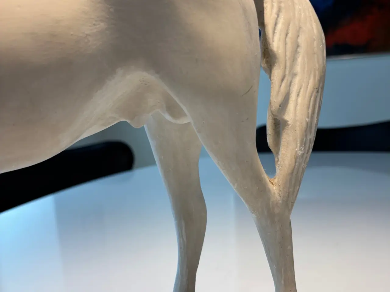 Billede 4 - Stor statue af flot hest udført i gips