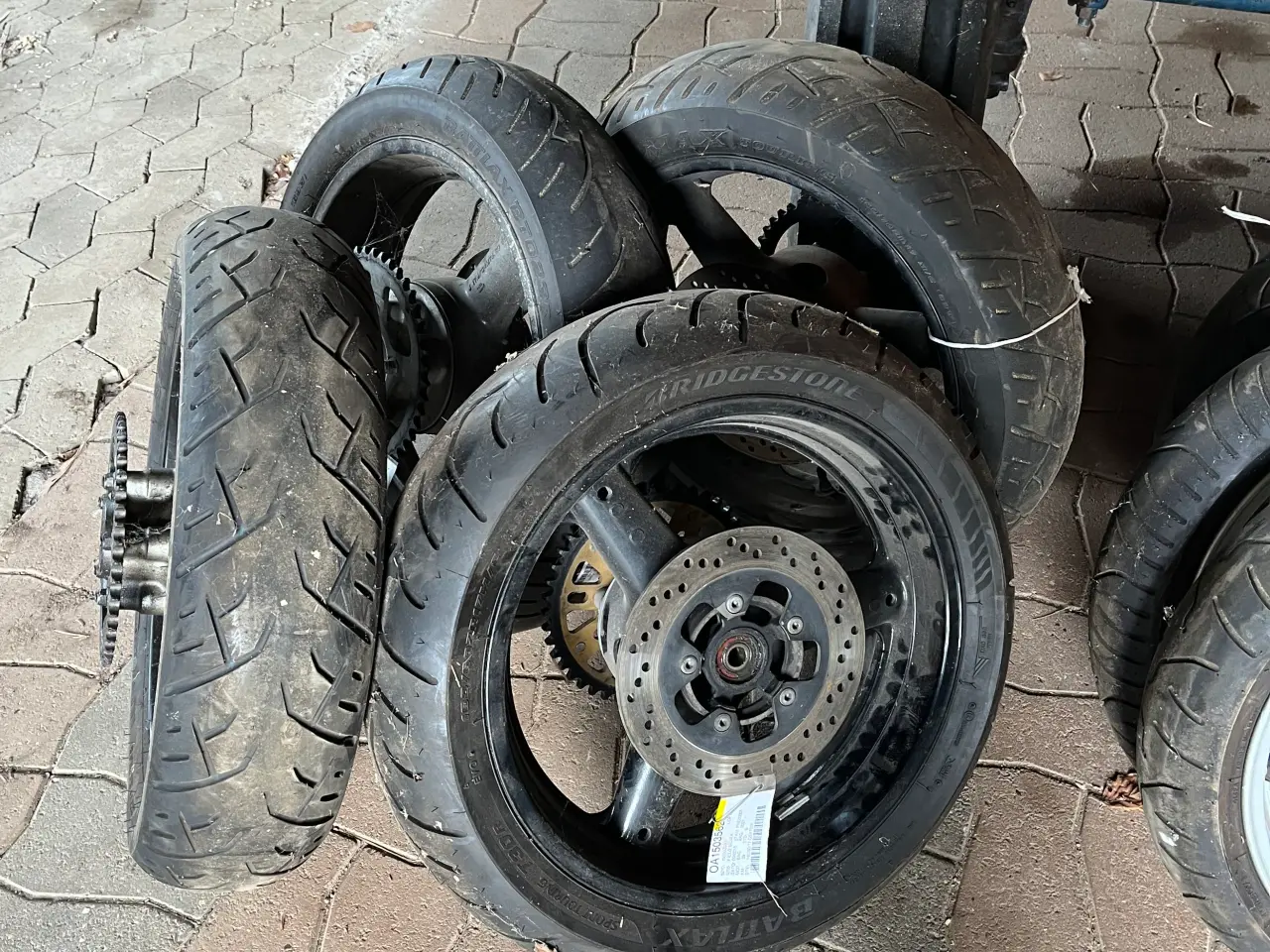 Billede 3 - Suzuki gsxf 600/750 komplette sæt