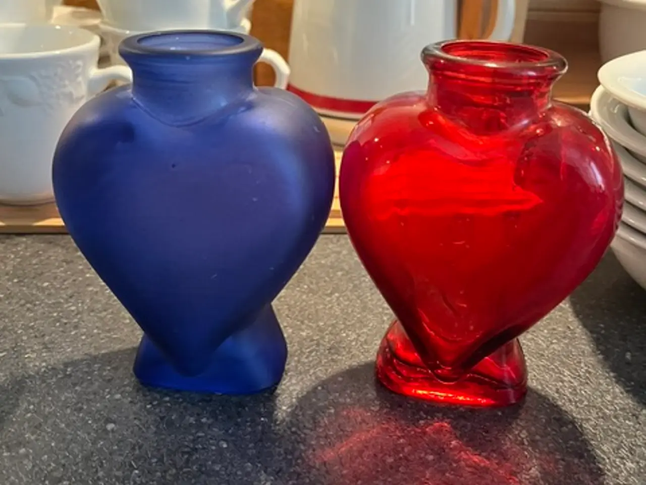 Billede 1 - Charmerende hjertevaser i glas til små buketter