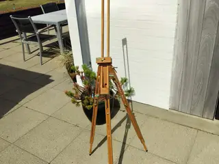 Staffelier ( fritstående og bordmodel)