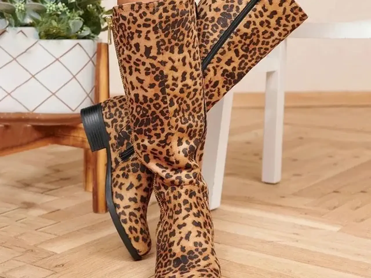 Billede 1 - Støvler. Dame med leopard printet. Størrelse 37