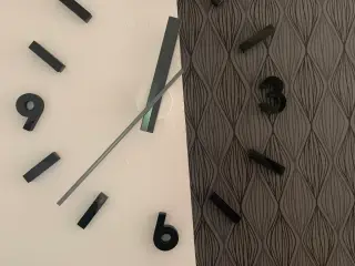 Væg-ur
