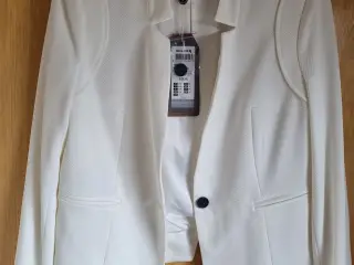 Kort jakke fra Garcia jeans NY