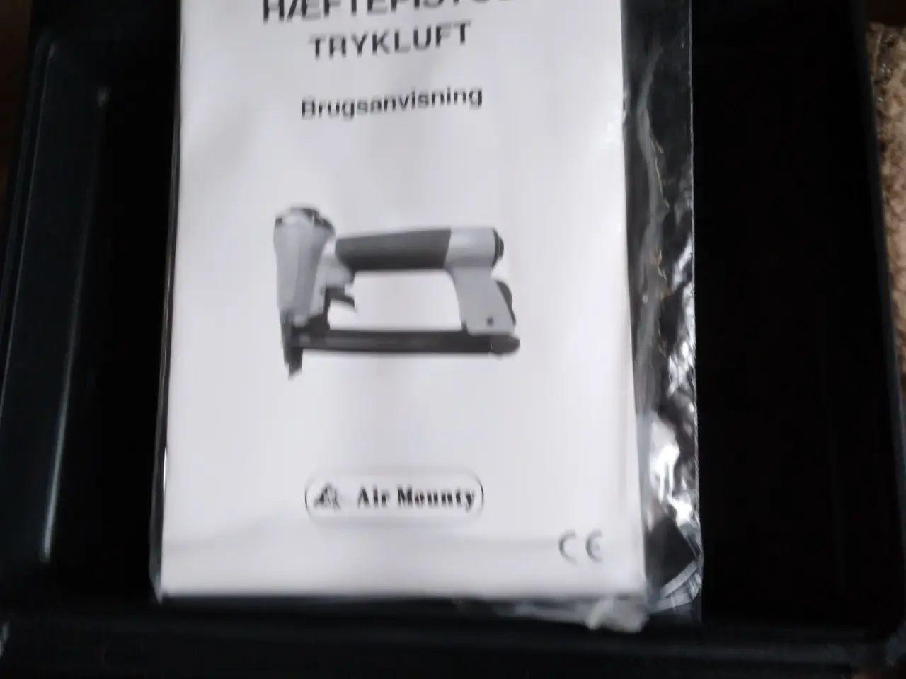 Billede 3 - Hæftepistol til trykluft med kuffert
