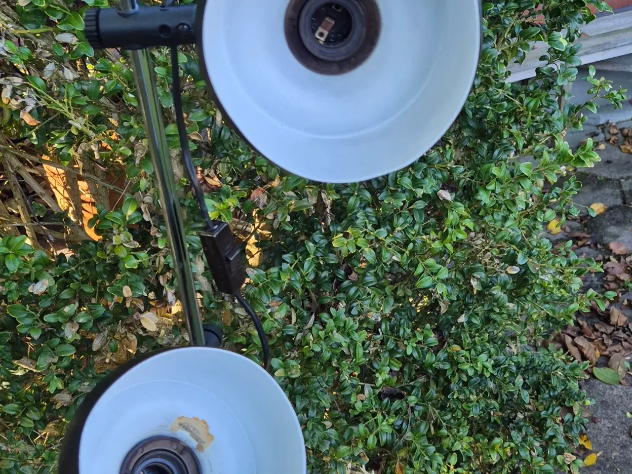 Billede 10 - Gulvlampe med to sorte spot