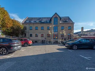Kontorlejemål i smuk og ikonisk bygning midt i Roskilde Centrum