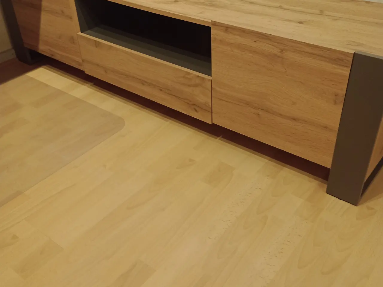 Billede 2 - TV-BORD