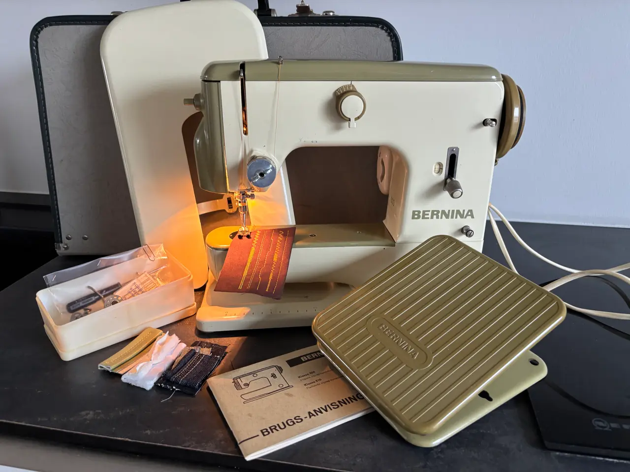 Billede 1 -  Bernina. 600 symaskine. 