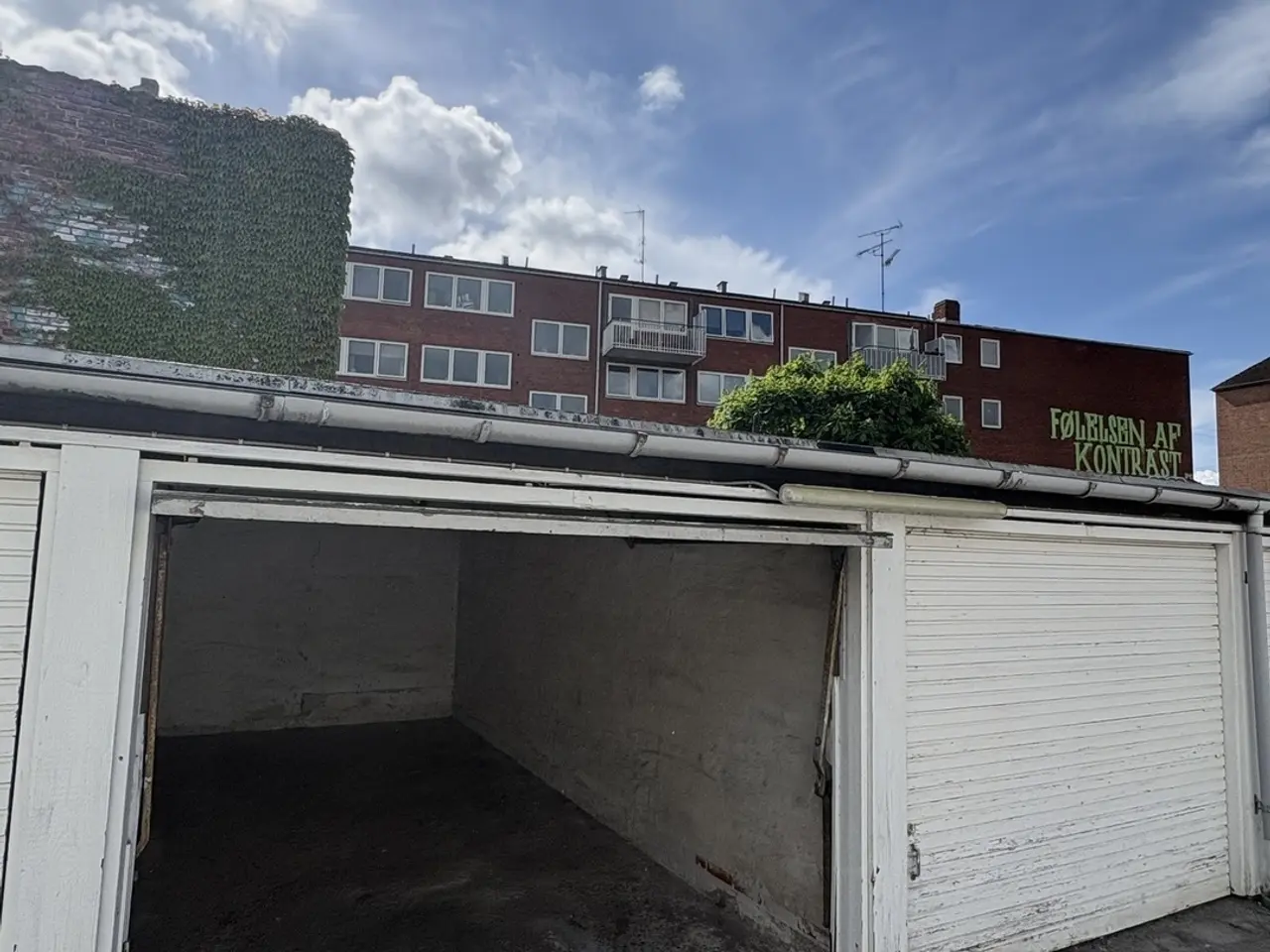 Billede 2 - Garage eller opbevaring centralt på Amager